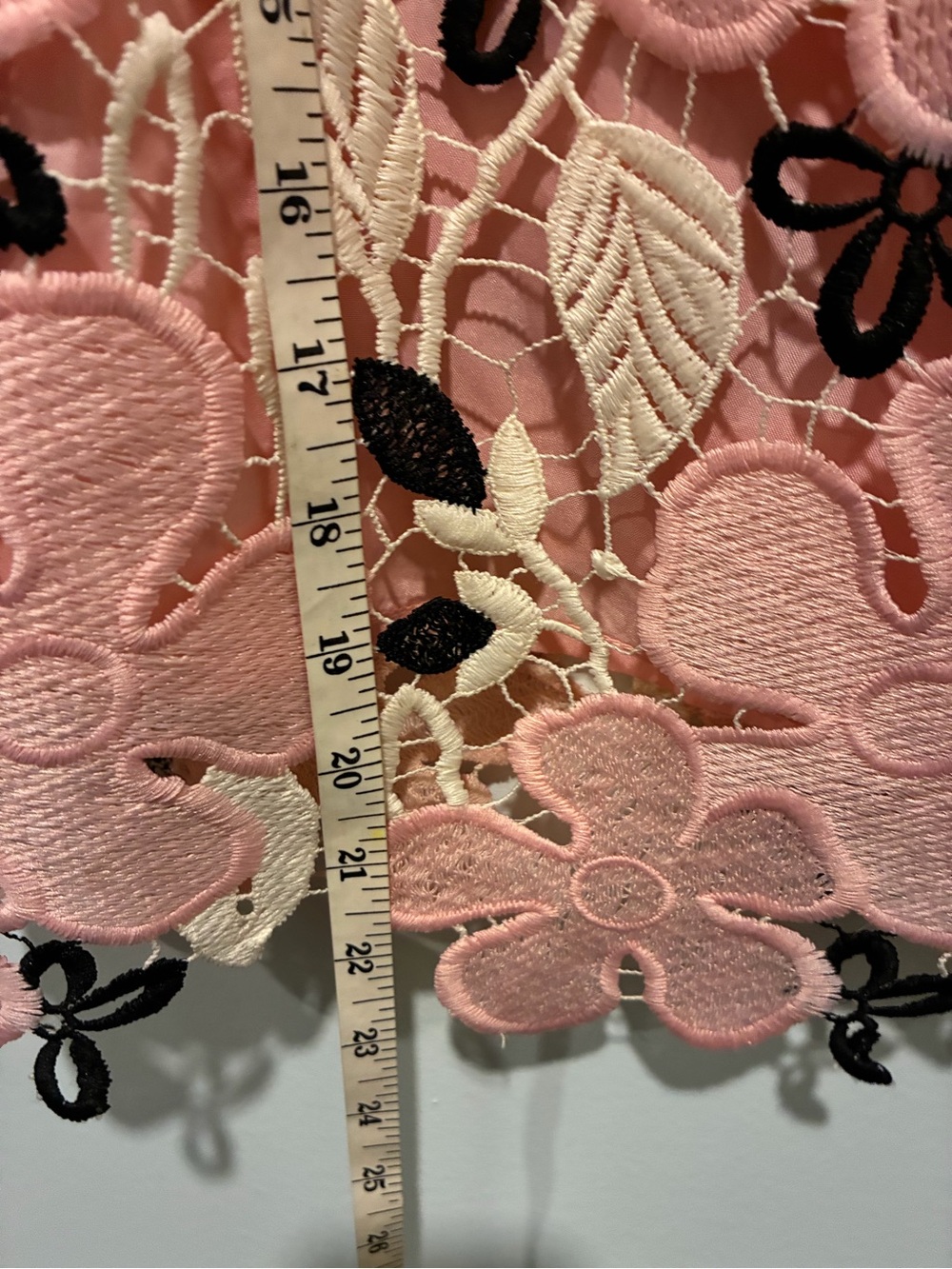 BB Dakota Pink Floral Lace Crochet Short Sleeve Top Size Medium - Picture 3 of 6
